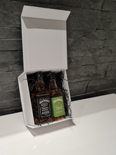 Load image into Gallery viewer, Jack Daniels Doubles Gift Box - Old No.7 & Apple Tennessee Whiskey Miniature Bottles - 5cl - White Gift Box
